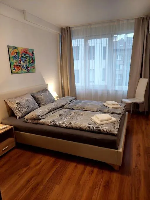 Doris' 1 Bedroom Apartment Sofia 0*,